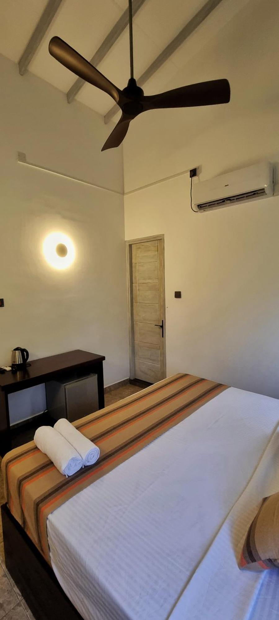 Hotel Amanda Mirissa Chambre photo